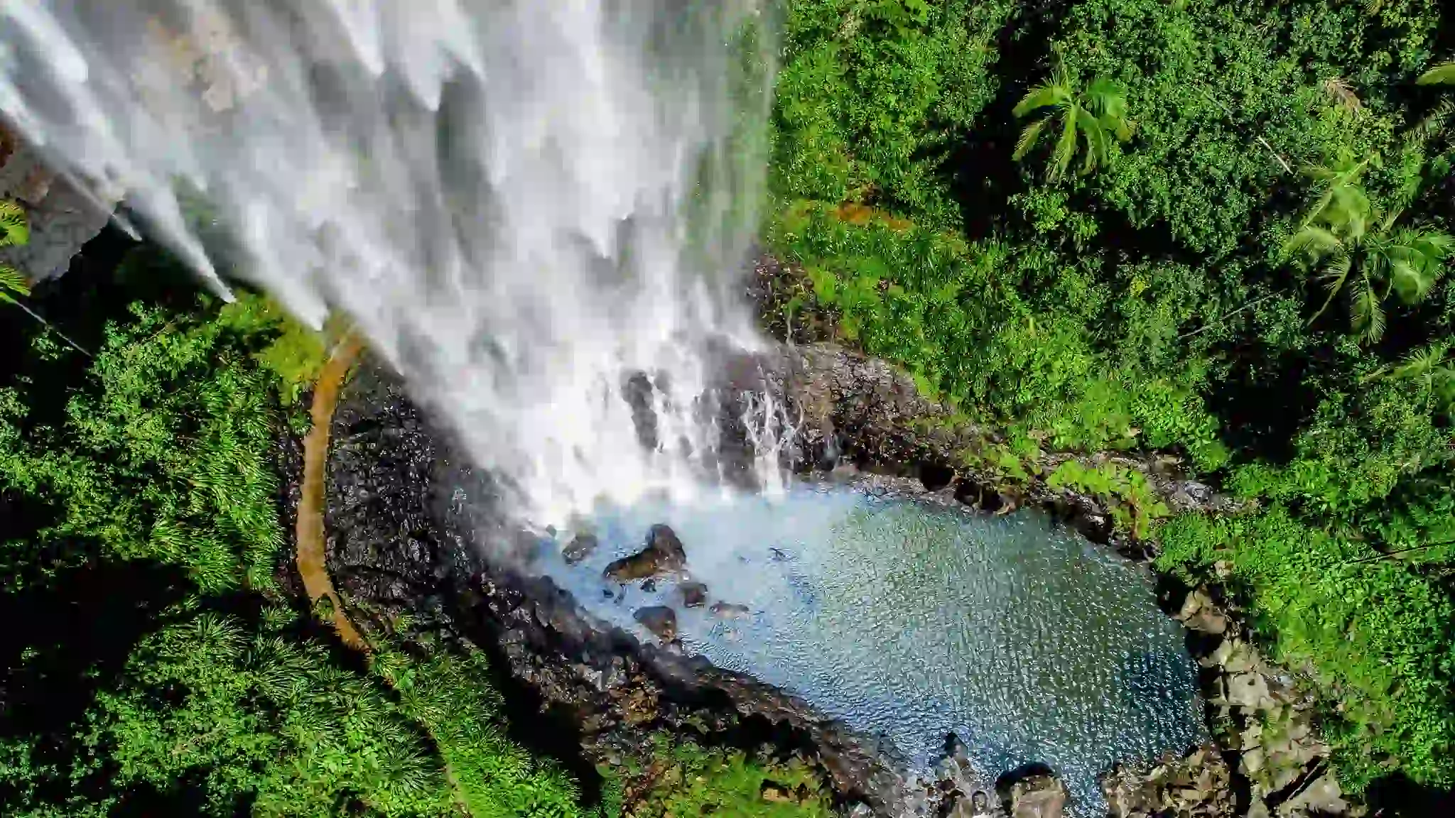 Purling-Brook-Waterfall