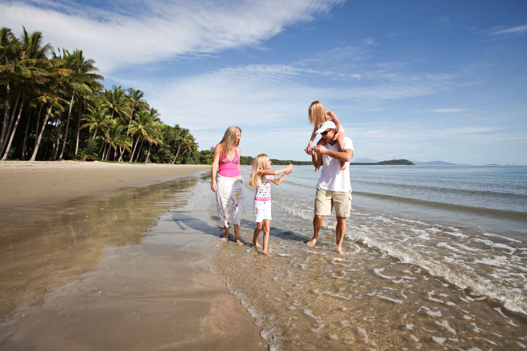 four-mile-beach_queensland-family-