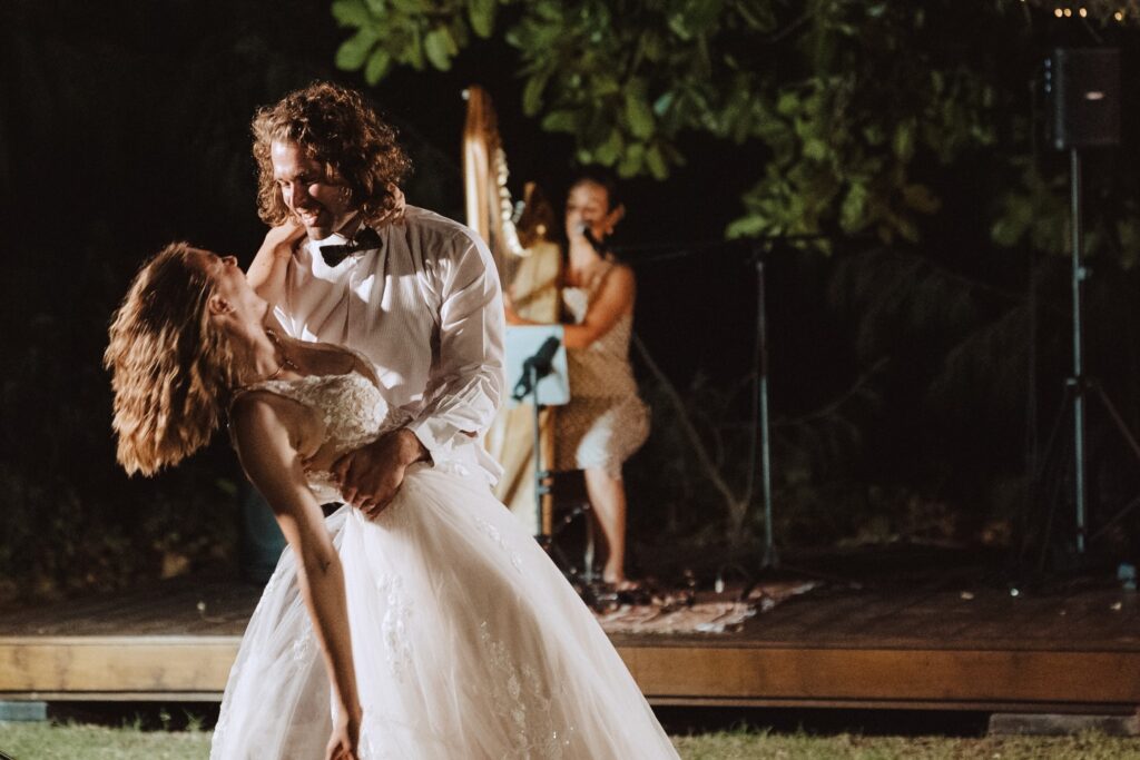 Loni Fitzpatrick Far North Queensland's Premier Singing Harpist 2 wedding dunk island