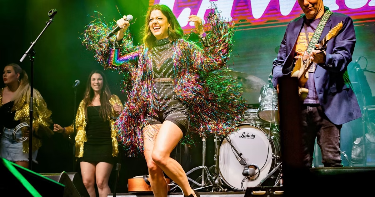 Blog 2 Noosa Alive! Festival: Best Beachfront Resorts & Holiday Apartments in Noosa